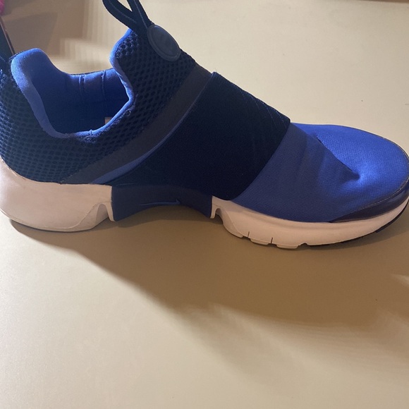 Navy Blue Nike Sneakers - Picture 5 of 6